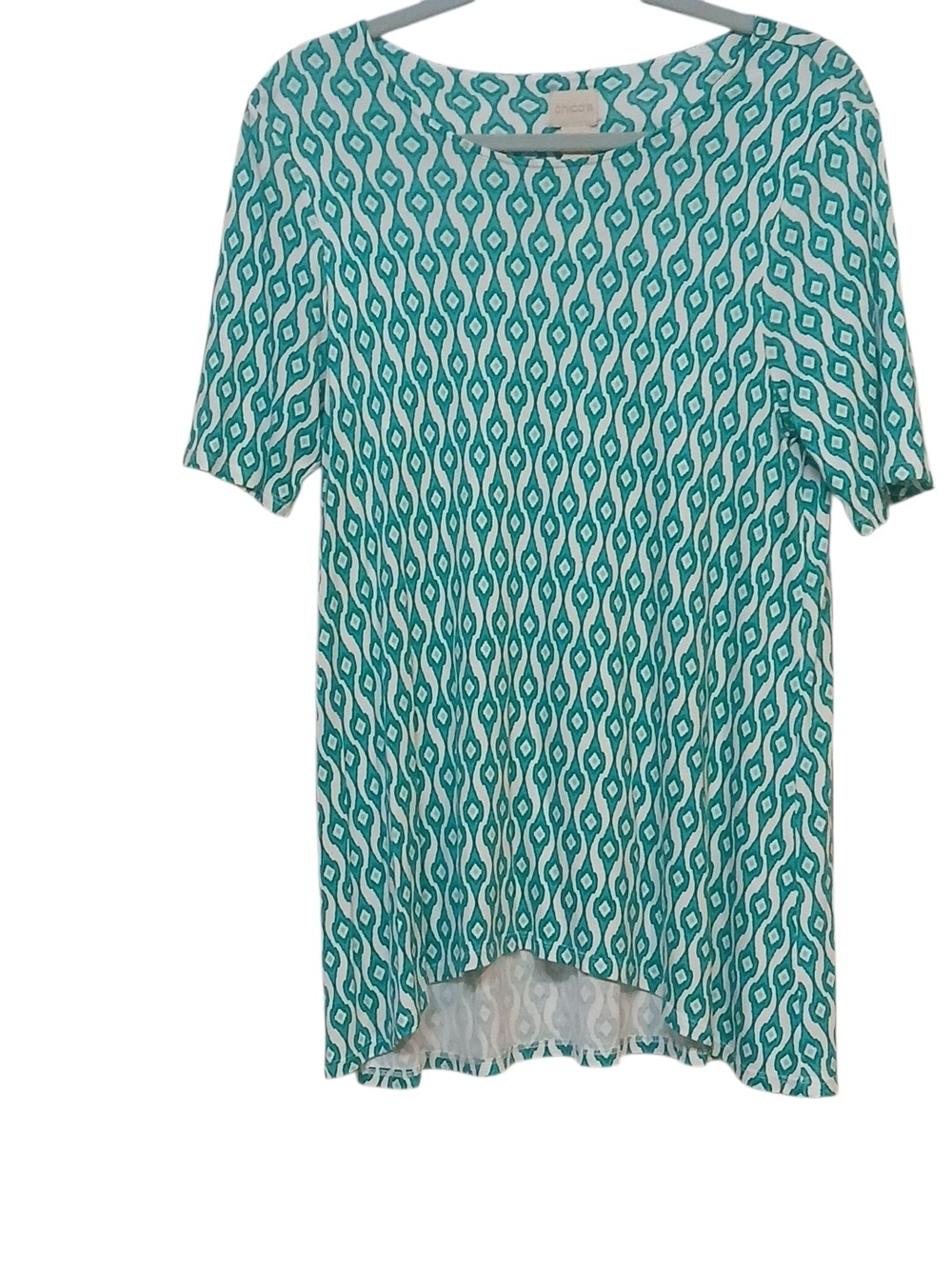 Chico's -NWOT,Greens & White Geometric Print, Hi/Lo Blouse,100% Model, Chico's 1 - Picture 10 of 10